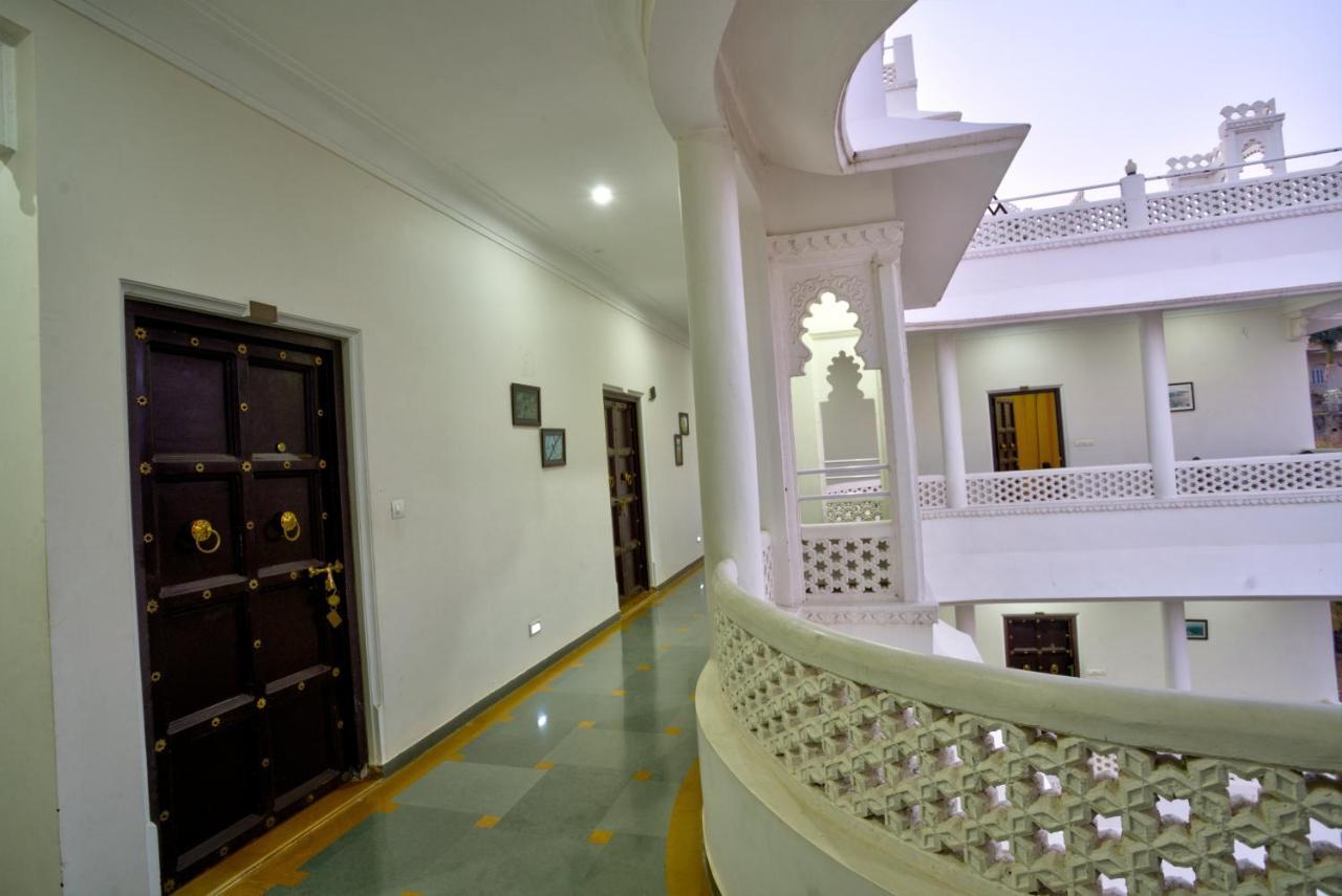 Sai Palace Hotel อุเดเปอร์ ภายนอก รูปภาพ